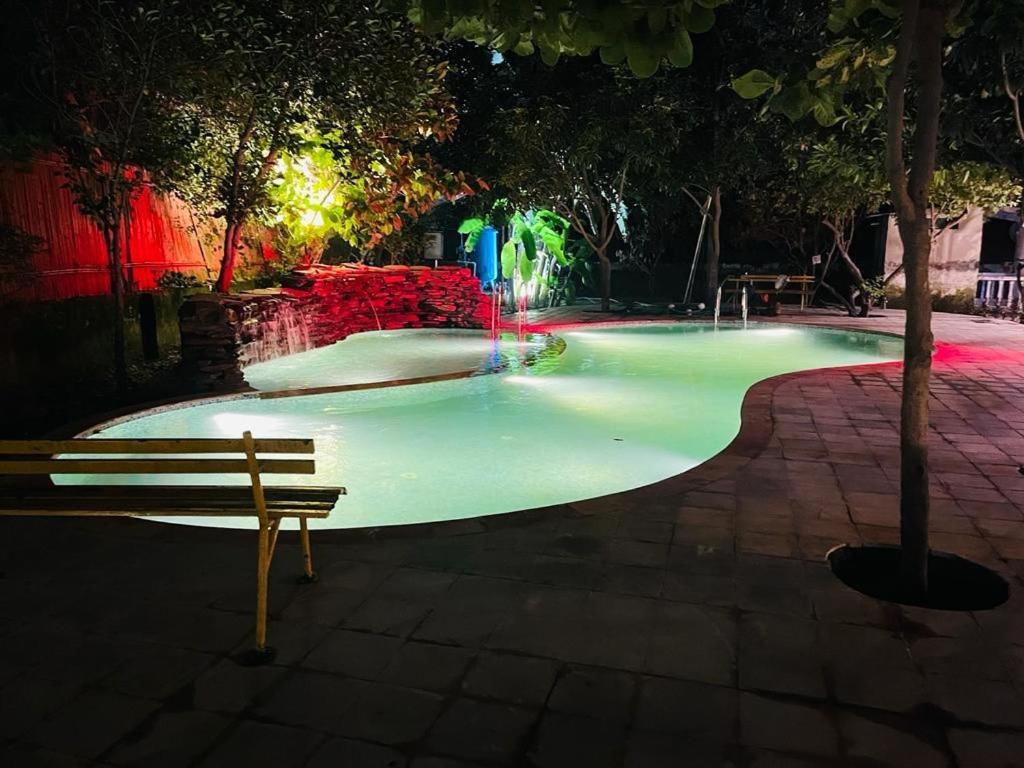 גרייטר נוידה Green Leaf Cafe And Home Stay מראה חיצוני תמונה